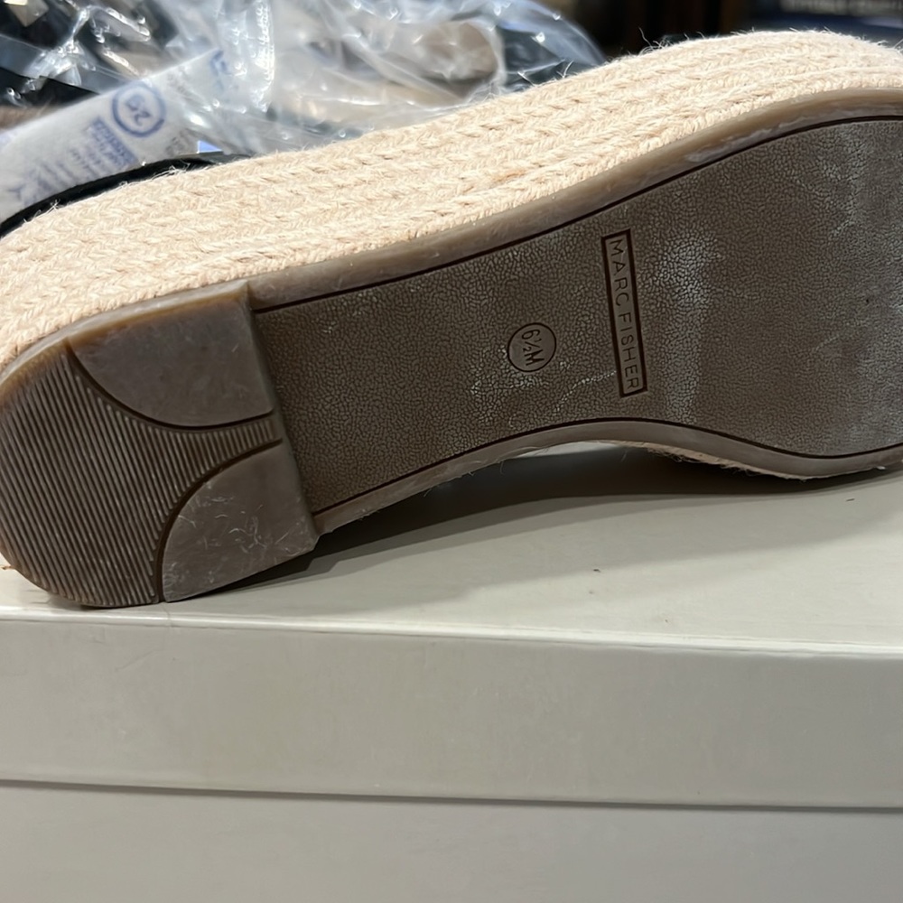 New in Box | 6.5 Marc Fisher Platform Sandal - Picture 5 of 6